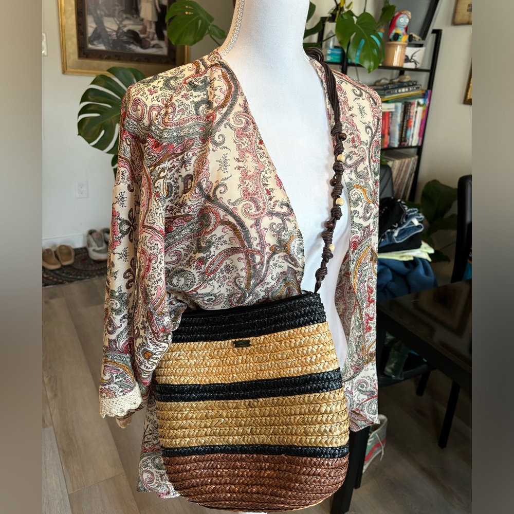 BEAUTIFUL BUNDLE: Floral Cardigan / Woven Beaded Purse / New Pack Hair Ties